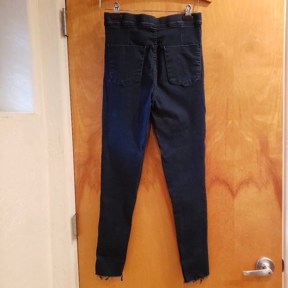 Free People Pull on Skinny Jeans Frayed Raw Hem - Picture 3 of 13